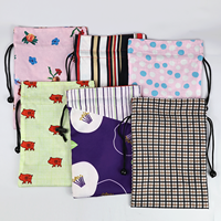 Sac de rangement portable en polyester anti-poussière avec cordon de serrage, design coloré, idéal pour emballage cadeau et mode