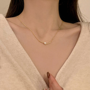 Moderne haut de gamme de luxe titane acier collier chaud fille perle clavicule chaîne mode Joker accessoire en gros métal décor à la maison - Product Image 5