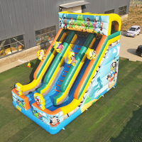 Toboggan aquatique gonflable double pour adultes en PVC commercial avec piscine amovible et souffleur pour les fêtes d'enfants dans la cour