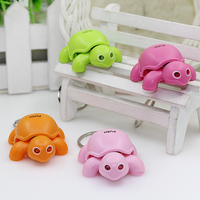 Porte-clés de lumière LED en forme de mini tortue mignonne de cadeau de jouet d'enfants avec l'effet sonore