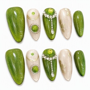 Faux ongles verts faits à la main, forme amande, couvrance totale, avec colle, motif floral et gemmes pour les doigts - Product Image 2