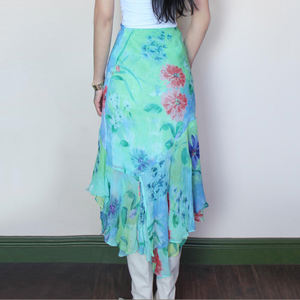 Falda Midi Asimétrica con Estampado Floral Digital Natural y Dulce - Estilo Veraniego Suave y Femenino con Corte en A y Dobladillo Asimétrico - Product Image 4