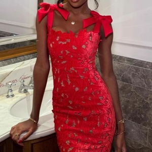 Robe de soirée pour femme, style halter, en dentelle, tendance - Product Image 1