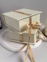 YZ vente en gros boîte carrée texturée Simple ruban magnétique ruban boîte-cadeau emballage en carton boîte de papier emballage en papier