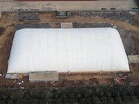 Tente à membrane gonflable ignifuge Airdome Project pour structure tendue de terrain de tennis, de football, de gymnase universitaire