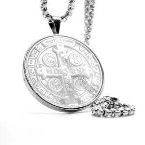 Pendentif rond en coquillage blanc de style européen et américain, pendentif boussole en coquillage gravé en croix - Product Image 1