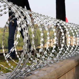 Alambre de púas tipo <span class=keywords><strong>concertina</strong></span> de 90 cm de diámetro y 30 cm de ancho - Product Image 6