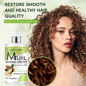 Crème coiffante hydratante nourrissante lissante pour cheveux crépus, enrichie à l'huile de coco, pour rehausser les boucles et les lisser - Product Image 1