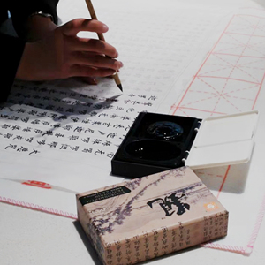Pierre à <span class=keywords><strong>encre</strong></span> avec bâton d'<span class=keywords><strong>encre</strong></span> Pierres d'<span class=keywords><strong>encre</strong></span> chinoises traditionnelles pour la pratique <span class=keywords><strong>de</strong></span> la calligraphie Peinture - Product Image 3