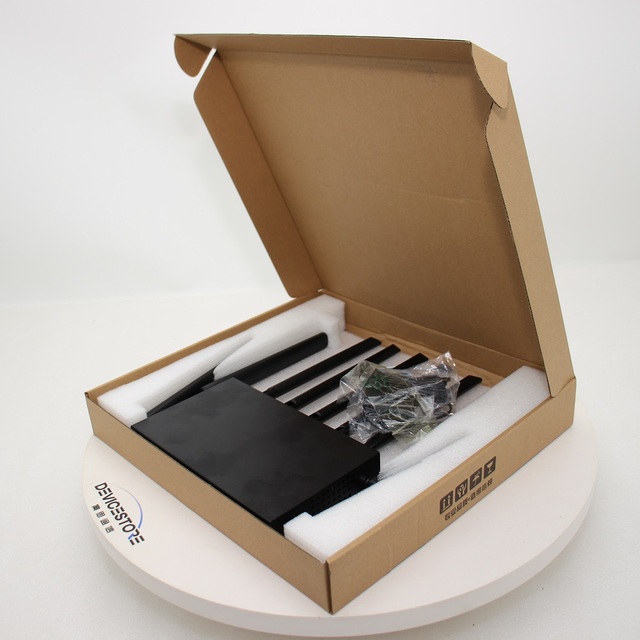 Nano SIM Card Slot (4G+ Cat6) 300Mbps WiFi Industrial Router with 256 MB NAND Flash CPE Router