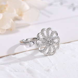 Amazonian Daisy Ring Rotatable Flower Zircon Open Design Jewelry For Women Everyday Wear - Product Image 3