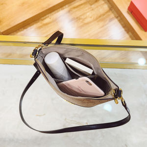 Sac seau de style rétro européen-américain avec fermoir arrière, en PU, doublure intérieure en fibre de polyester. - Product Image 5