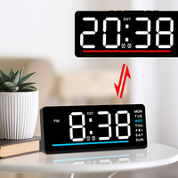 Horloge numérique LED intelligente à affichage mural, de table ou de bureau, avec réveil, calendrier, lumière d'ambiance et design minimaliste pour la décoration de la salle de classe et de la chambre.