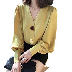 Elegante Blusa Casual de Oficina para Mujer, Nueva Colección Primavera, con Cuello en V, Manga Larga, Estilo Linterna Vintage, Teñida con Hilo de Satén, Lisa, Holgada y con Botones - Product Image 3