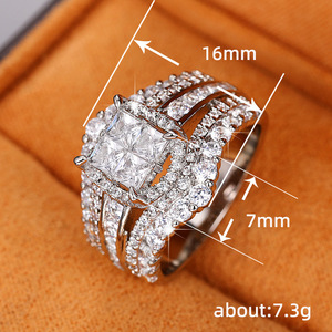 Anello a doppio strato per donna, design a corona quadrata, accessorio da dito per uso quotidiano - Product Image 4