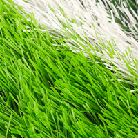 Tapis de pelouse de football Tapis de gazon artificiel en plastique vert Tapis de gazon artificiel de simulation de football