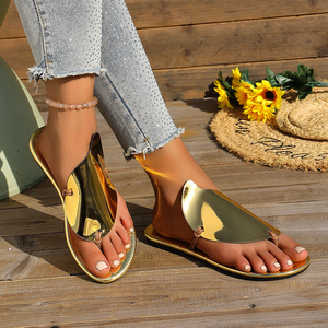 Sandalias de Playa Doradas Metálicas con Forma de Zueco para <span class=keywords><strong>Mujer</strong></span>, Ligeras, Transpirables, con Suela Plana Brillante, Estilo Playa - Product Image 3