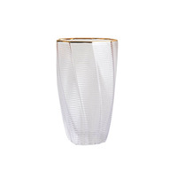 Nouvelle conception, verre à boisson simple et moderne, verre à cocktail, verre à eau rayé cyclonique transparent pour la maison avec bord doré