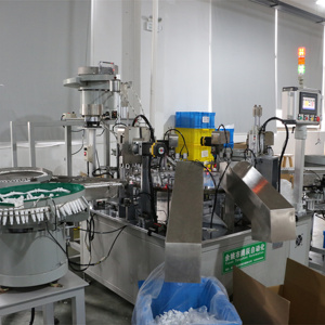 Fabricante de bomba de <span class=keywords><strong>pistola</strong></span> cuadrada Máquina de ensamblaje de tapa superior de disco Máquina de Ensamblaje automático de botellas cosméticas - Product Image 5