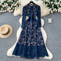 Robe longue élégante pour femme en dentelle blanche à manches longues, coupe trapèze, décontractée, avec découpes florales, idéale pour les fêtes et le quotidien
