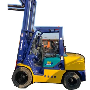 Yan kaydırma iyi fiyat sıcak satış ile ikinci el endüstriyel taşıma makineleri FD30 Komatsu forklift