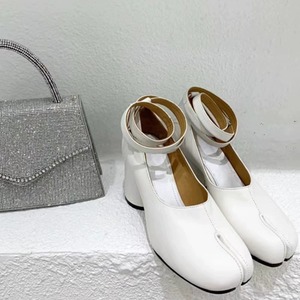 Women's <b>Split</b>-<b>Toe</b> Pig Hoof <b>Shoes</b> Ladies Block Heel Pumps Elastic Band Niche-Designed Horseshoe Quality High Heels - Product Image 3