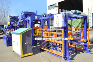 Macchina Automatica QT8-15 per la Produzione di Blocchi di Cemento, Mattoni Forati, Solidi e Autobloccanti con Controllo PLC - Product Image 2