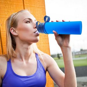 Bouteille d'eau pliable en silicone vert 600 ml pour sport et voyage, avec paille, pour boissons chaudes/froides – Cadeau promotionnel - Product Image 4