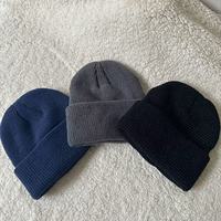 Topi Musim Dingin Unisex Abu-abu Rajutan Akrilik Hangat Custom, Topi Beanie Hi Vis dengan Pita Reflektif, Logo Custom, Topi Beanie Reflektif