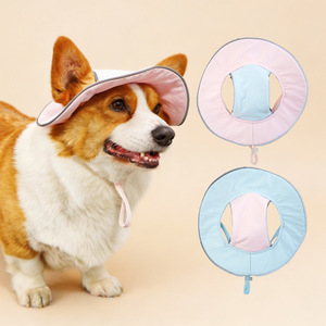 Sombrero de verano para mascotas, estilo pescador, con bloques de color azul claro y rosa, protección solar para perros - Product Image 1