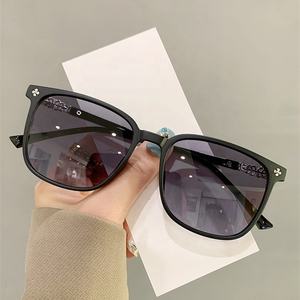 <span class=keywords><strong>Lunette</strong></span> photochromique anti lumière bleue rectangle mate transparente grise <span class=keywords><strong>lunette</strong></span> photochromique anti reflet homme lunettes à changement de couleur - Product Image 3