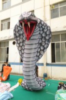 Serpiente inflable de dibujos animados negra, serpiente inflable de dibujos animados feroz, serpiente reticulada inflable, cobra