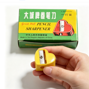 Taille-crayon manuel portable en forme de cœur, amusant et mignon, idéal pour les étudiants et les promotions - Product Image 4