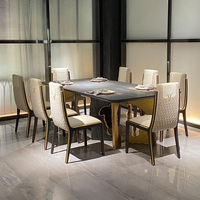 Table de salle à manger ronde moderne avec dessus en marbre et socle en bois Furnistyle