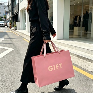 Sacs en <span class=keywords><strong>papier</strong></span> rose de luxe personnalisés pour bijoux et vêtements, impression de votre logo, vente en gros - Product Image 3