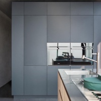 Meuble de cuisine extensible moderne en chêne massif avec tiroirs, répondant aux besoins de rangement de grande capacité