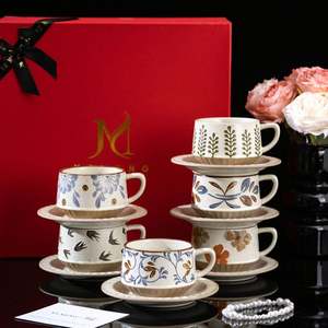 Ensemble tasse et soucoupe à café en céramique et acier inoxydable personnalisé, motif floral arabe, design rétro artisanal, capacité 400 ml, pour promotion - Product Image 3