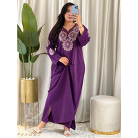 Lüks El Yapımı Etnik Desenli Kaftan Canlı Çiçek İşlemeli V Yaka Hafif Bol Kesim Premium Kumaş Tesettür
