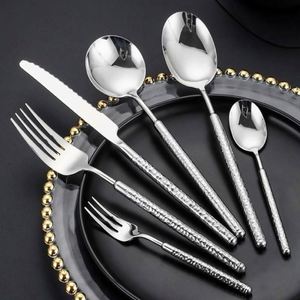 Ensemble de couverts réutilisables en acier inoxydable 18/10 de qualité supérieure, poli miroir, design martelé, cuillère, fourchette, pour mariages, banquets, événements - Product Image 4