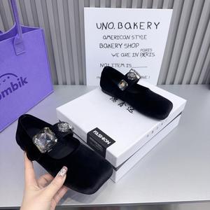 Zapatos de Gelatina de Verano para Mujer, Cómodos, Casuales, Planos, con Punta Cuadrada, Antideslizantes y Antiestáticos, de PVC Desechable - Product Image 2