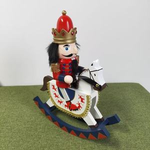 <span class=keywords><strong>Casse</strong></span>-noix en bois traditionnel peint à la main sur cheval à bascule, figurine de soldat roi classique de Noël, décoration de fêtes - Product Image 2