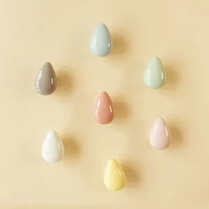 Crochets muraux pour manteaux, patères colorées pour vêtements avec vis, poignées de placard, support mignon en forme de goutte de pluie - Product Image 2