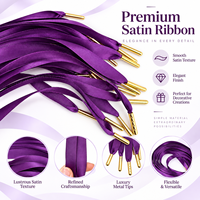 Ruban synthétique enroulé soigné aux couleurs vives, prêt à être expédié, pour la décoration des sapins de Noël et les baskets décontractées