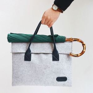 Paraguas Compacto de 23 Pulgadas, Plegable en 2 Secciones, con Mango de Bambú y Material Pongee, para Viajes de Adultos - Product Image 3