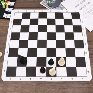 Set di <span class=keywords><strong>Scacchi</strong></span> Internazionale con Pezzi in Plastica <span class=keywords><strong>Bianchi</strong></span> e Neri e Scacchiera in Pelle PU per Giochi da Tavolo - Product Image 6
