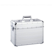 Valise de pilote de chariot en aluminium argenté dur personnalisable Bagages de transport de vol de train Boîte de transport de train en pénurie OEM/ODM