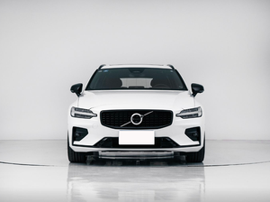Volvo V60 Recharge AWD 2025, Bajo Kilometraje, Caja de Cambios Automática, Volante a la Izquierda, Gasolina, Asientos de Cuero - Product Image 2