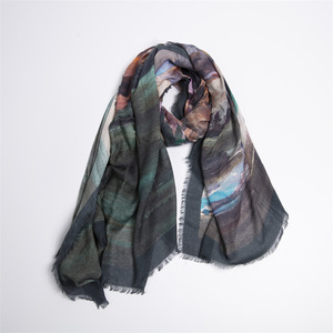 Pañuelo de Algodón Modal con Logotipo Personalizado, Estampado Tie-Dye Ombré, Chal Cuadrado para Primavera/Otoño, Venta al Por Mayor Directa de Fábrica - Product Image 3