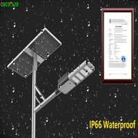 Lampadaire solaire LED 60W étanche IP66 pour autoroute, contrôleur MPPT, angle de faisceau 140°, télécommande, construction en aluminium