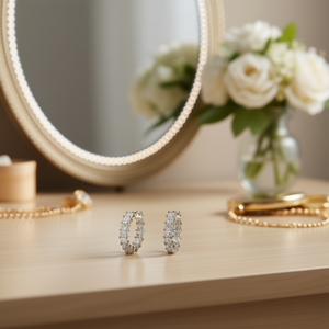 Orecchini a Cerchio in Oro Bianco con Cristalli Taglio Principessa, Gioielli Trendy da Festa per Donne - Product Image 2